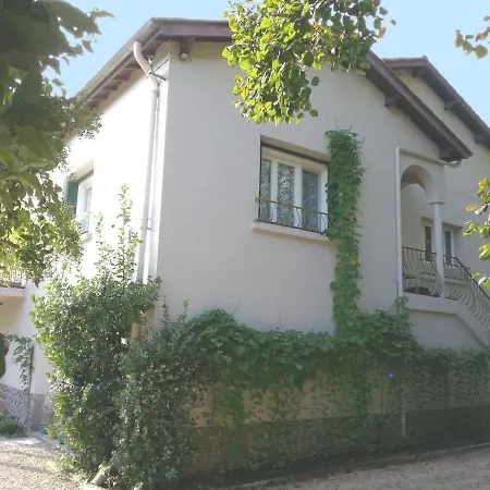 Villa Les Martinets-Chambres Climatisees-Parking Prive-Piscine-Jacuzzi-Brise Fraiche De La Montagne