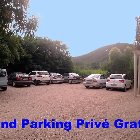 Villa Les Martinets-Chambres Climatisees-Parking Prive-Piscine-Jacuzzi-Brise Fraiche De La Montagne *